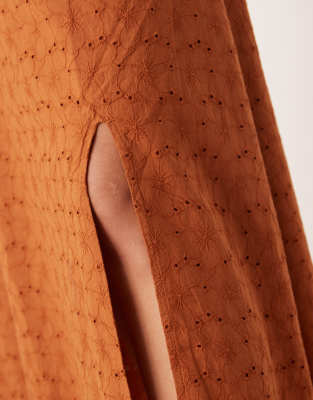 Thumbnail 4 of 5