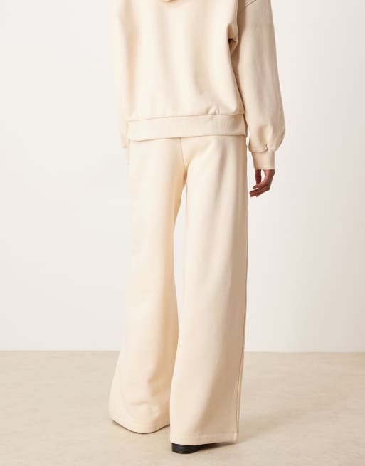 ASOS DESIGN – Premium – Gräddvita, kraftiga mjukisbyxor med vida ben och sömdetaljer, 500gsm, 5 av 5