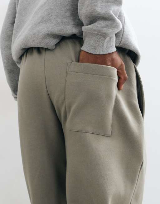 ASOS DESIGN premium heavyweight 400gsm oversized tuck jogger in green, 3 of 5