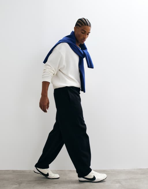ASOS DESIGN premium heavyweight 400gsm slim balloon jogger in Black, 3 of 5