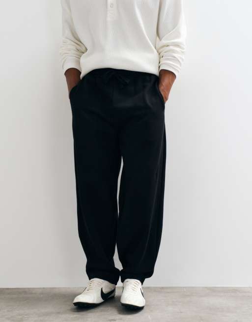 ASOS DESIGN premium heavyweight 400gsm slim balloon jogger in Black, 5 of 5