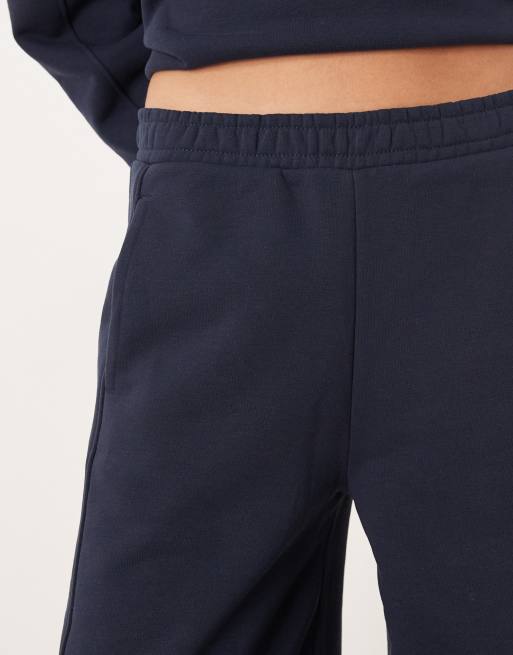 ASOS DESIGN premium heavyweight 500gsm seamed barrel leg sweatpants in navy, 4 of 5