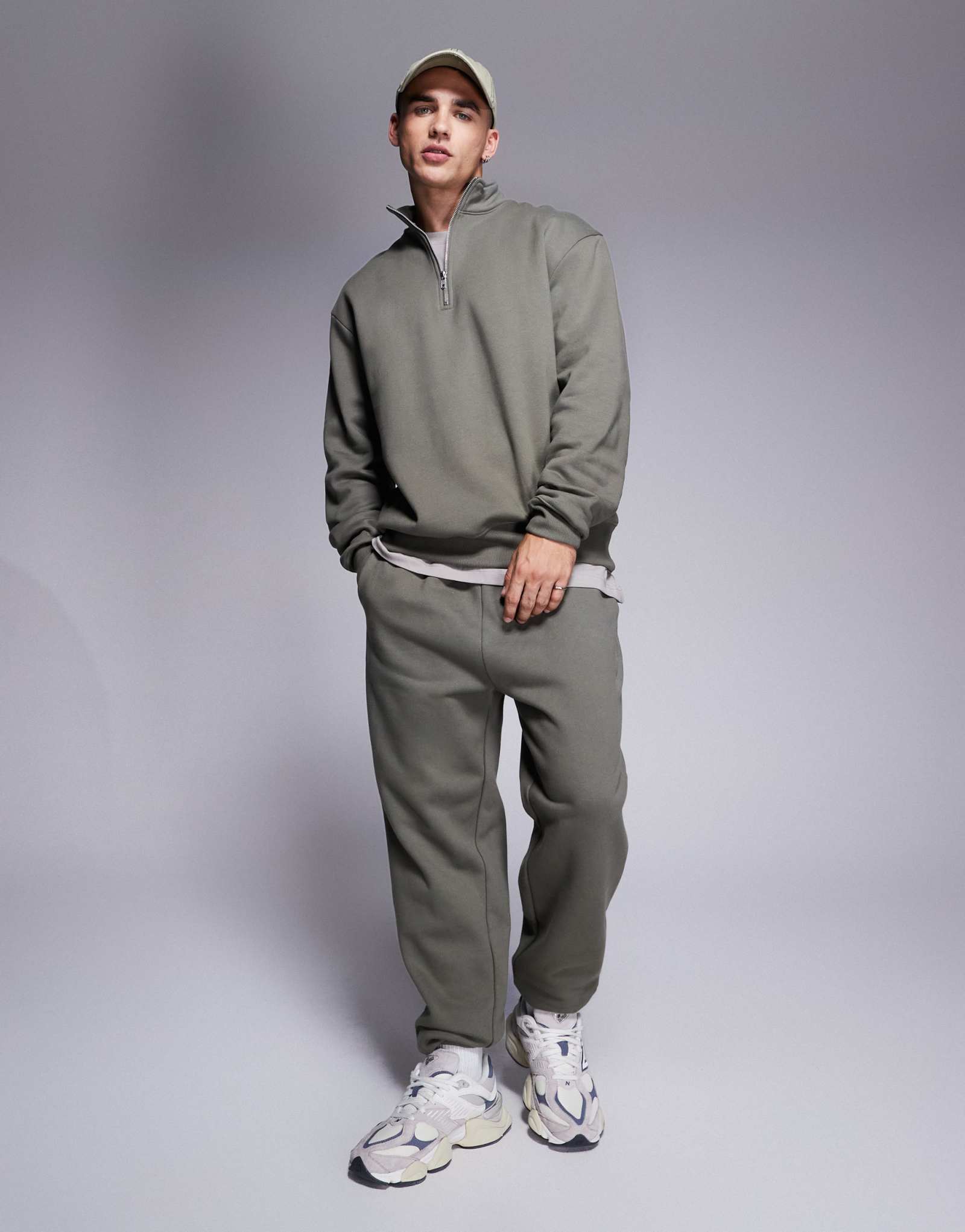 Зауженные спортивные брюки премиум-класса от ASOS DESIGN цвета хаки 6190₽