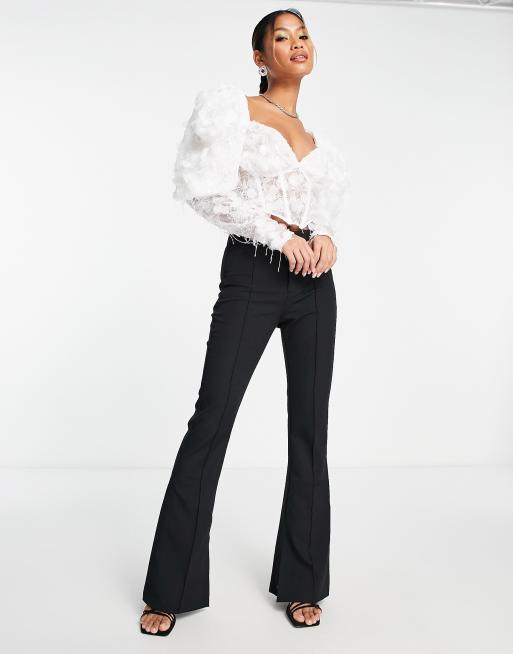 ASOS DESIGN - Premium - Hvid korsettop med pufærmer i 3D-blondestof, 3 af 4