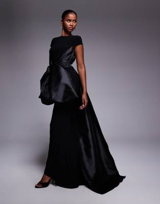 ASOS DESIGN - Premium - Kleid in Schwarz-Weiß mit kontrastierender Schleife vorne und Schleppe