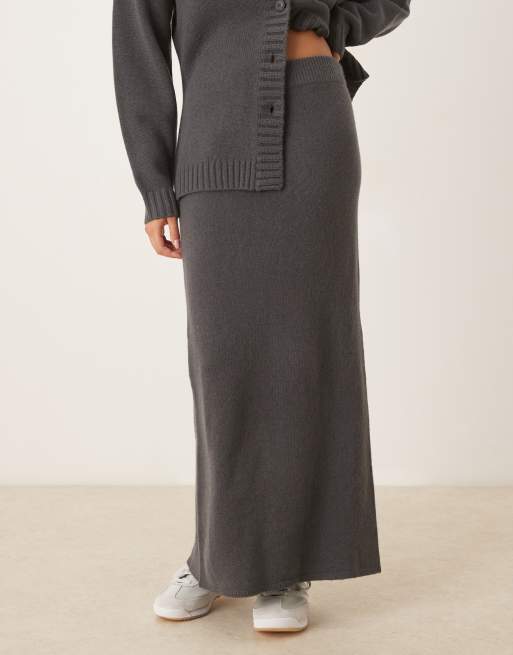 ASOS DESIGN - Premium - Koksgrå strikket midinederdel i lammeuld - Del af sæt, 2 af 5