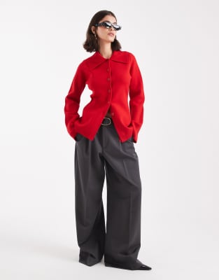 ASOS DESIGN - Premium - Kompakte Strickjacke in Rot mit Kragendetail