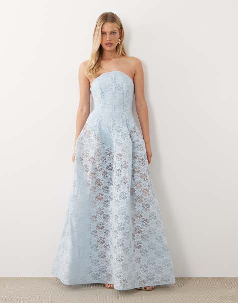 ASOS DESIGN – Premium – Ljusblå maxiklänning i spets med bandeau-ringning och vid, strukturerad kjol - view 1