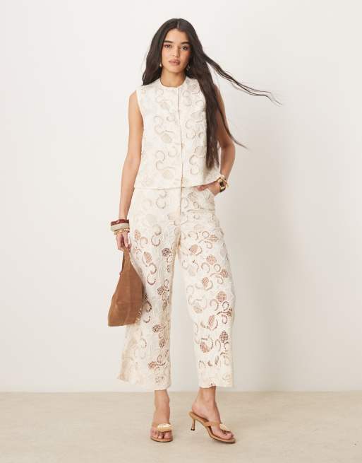 ASOS DESIGN - Premium - Lysegul top med udskåret og broderet blomstermønster - Del af sæt