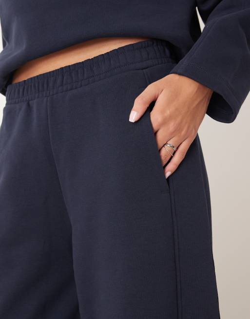 ASOS DESIGN – Premium – Marinblå, kraftiga mjukisbyxor med barrelben, 500gsm, 2 av 5