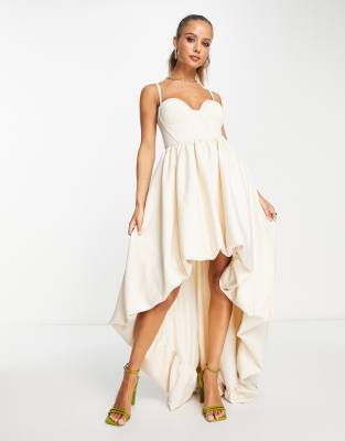 ASOS DESIGN - Premium - Maxikleid in Cremeweiß mit Korsettdetail und nach hinten abfallendem Ballonsaum-Rosa