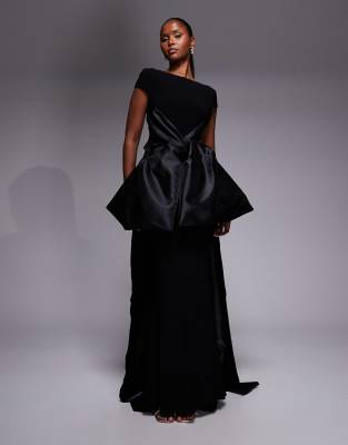 ASOS DESIGN - Premium - Maxikleid in Schwarz mit farblich abgesetzter Satinschleife vorne und Schleppe