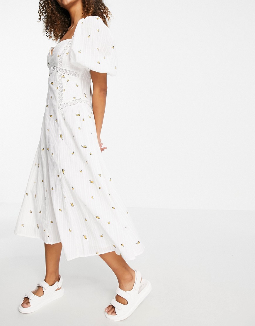 ASOS DESIGN - Premium midi-jurk met A-lijn, pofmouwen, gesmokte zijkanten en fijne borduursels-Wit