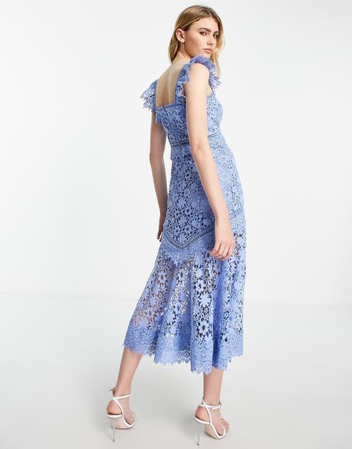 ASOS DESIGN – Premium – Niebieska koronkowa sukienka midi z falbanką, 2 z 4