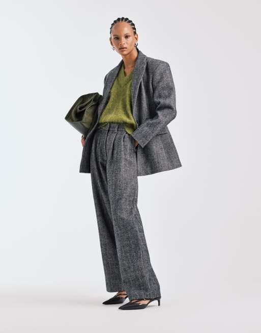 ASOS DESIGN – Premium – Olivgrönt linne med boxig passform och hög v-ringning i mohairmix, 3 av 4