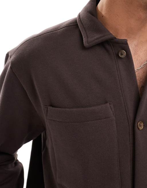 ASOS DESIGN - Premium oversized jack van 400gsms zware jersey met knopen en zakje in bruin, 3 van 4