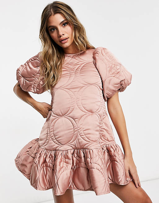 Women premium satin quilted mini smock dress with puff sleeves in pink 