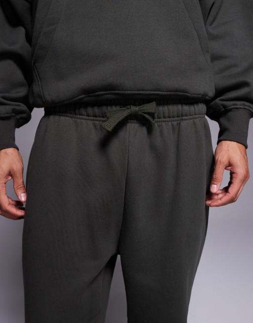 ASOS DESIGN – Premium – Schwere, schmal zulaufende Jogginghose in Dunkelgrün, 400 g/m², 5 von 5