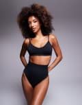 [ASOS DESIGN] ASOS DESIGN Premium sculpting crop bra in black S BLACK
