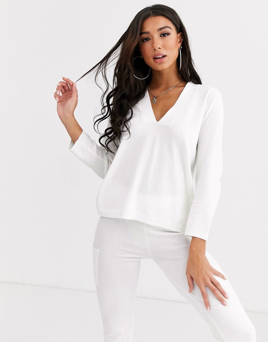 ASOS DESIGN - Premium - strikket hyggesweater med udskæring-Hvid