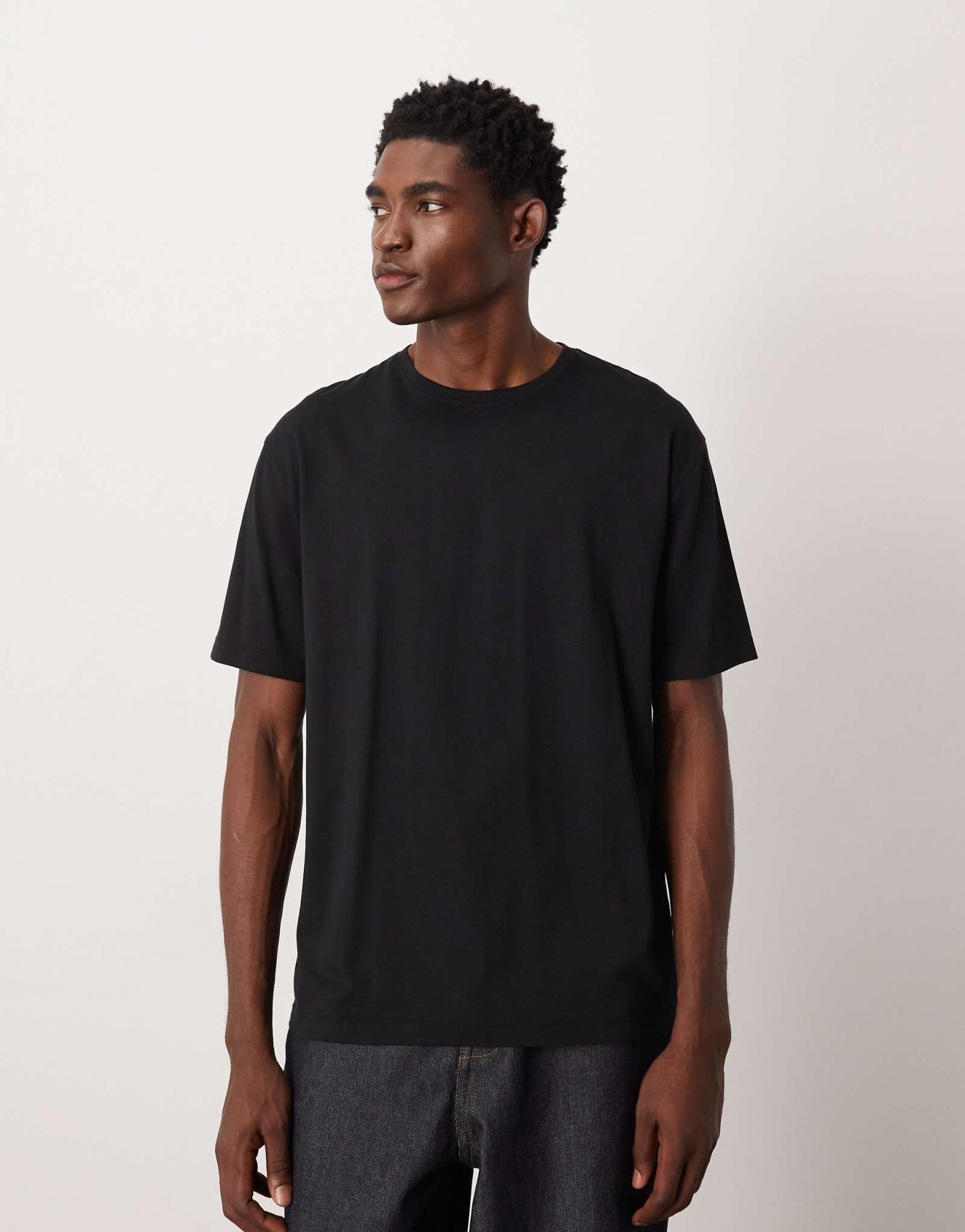 Футболка ASOS DESIGN Premium SUPIMA® из хлопка свободного кроя черного цвета