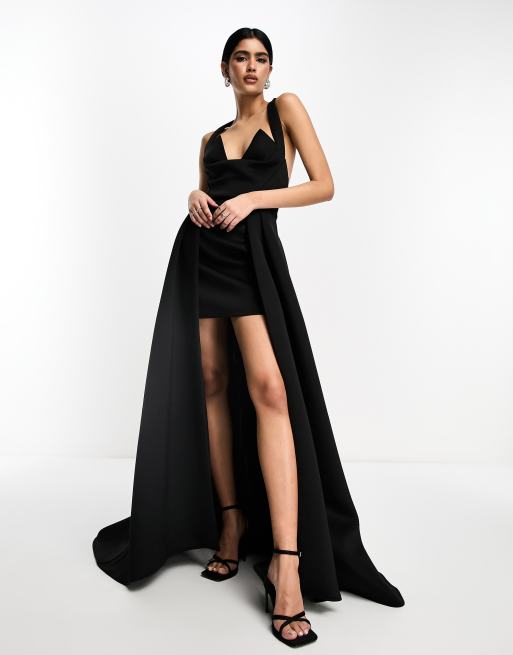 ASOS DESIGN – Premium – Svart, v-ringad maxiklänning med halterneck och stor ytterkjol, 4 av 4