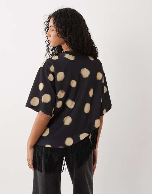 ASOS DESIGN premium t-shirt oversize asimmetrica con frange e stampa a pois, 3 di 4