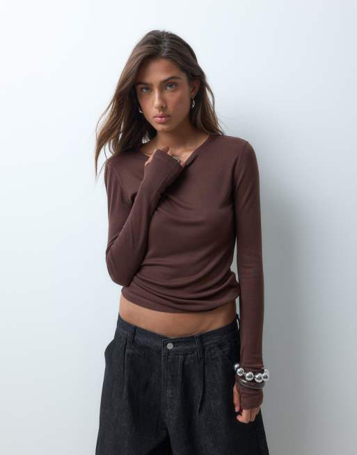 ASOS DESIGN premium top de manga larga con cuello redondo en chocolate, 5 de 5