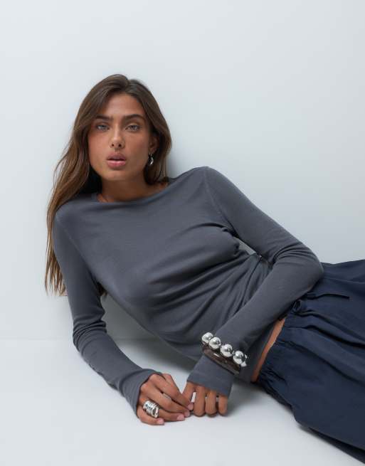 ASOS DESIGN premium top de manga larga con cuello redondo en gris, 2 de 5