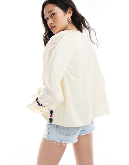 ASOS DESIGN – Premium – Topp med broderier, volymärmar och knytning framtill, 4 av 4