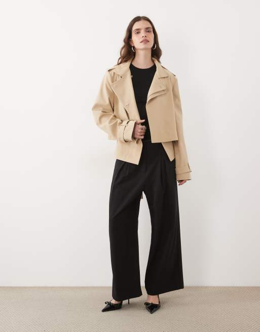 ASOS DESIGN premium trench corto de sastre con cuello alzado en beige, 2 de 4