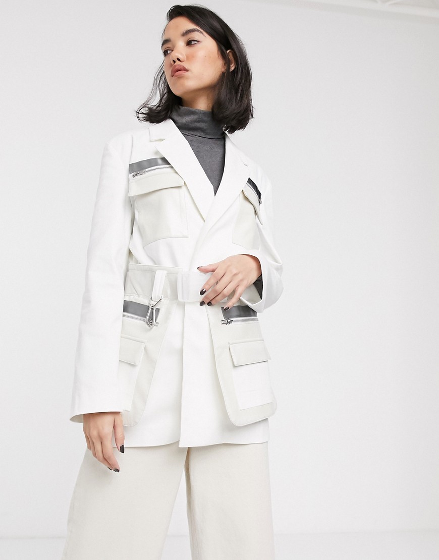 ASOS DESIGN - Premium - Utility blazer med lomme og bæltedetalje i læder look-Hvid