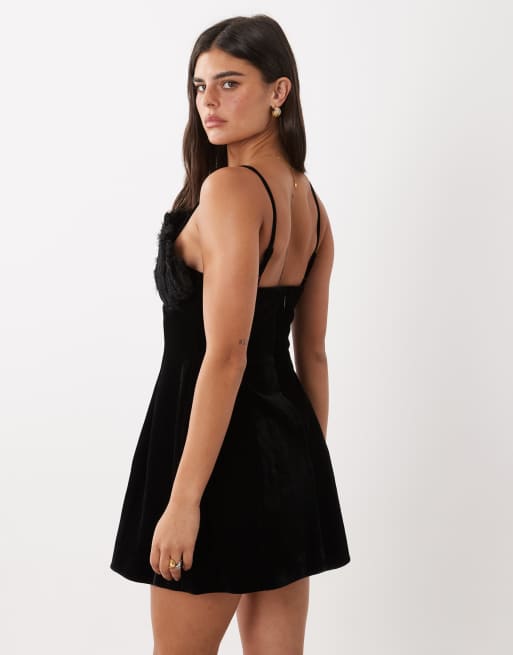 ASOS DESIGN Premium velvet structured mini dress with lace bust detail in black, 3 of 4