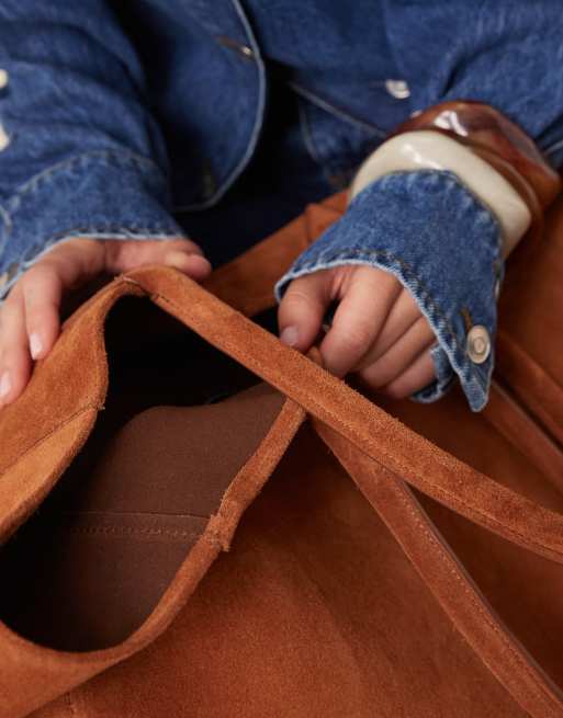 ASOS DESIGN – Premium – Verstärkte Tragetasche aus Wildleder in Hellbraun, 3 von 4