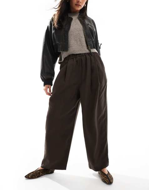 ASOS DESIGN premium casual pull on trousers with pleat detail in chocolate