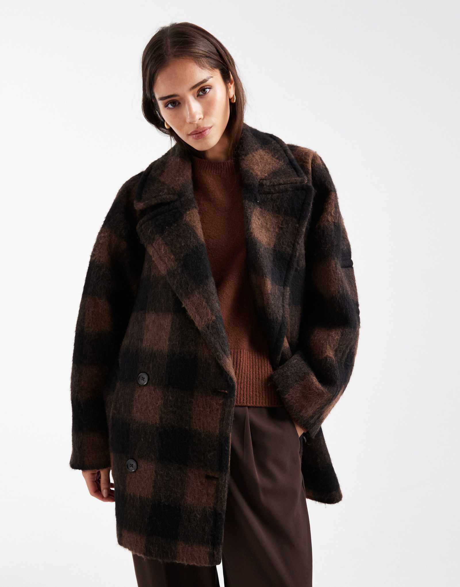 Пальто в горошек из высококачественной полушерстяной ткани ASOS DESIGN в черно-коричневую полоску