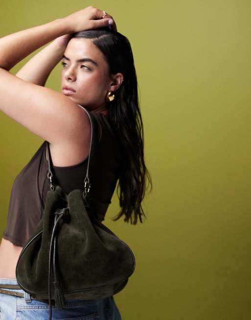 ASOS DESIGN – Premium – Zielona zamszowa torebka na ramię typu saszetka z frędzlami