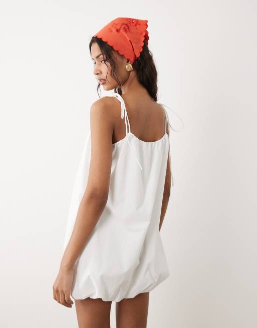 ASOS DESIGN - Prendisole corto a sbuffo in popeline bianco con spalline annodate, 4 di 4