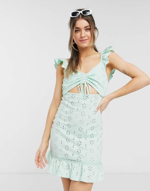 ASOS DESIGN - Prendisole corto in pizzo color menta con cut-out e volant sulle spalline