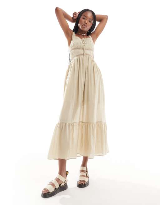 ASOS DESIGN - Prendisole lungo stile country color tortora con finiture in pizzo e arricciature