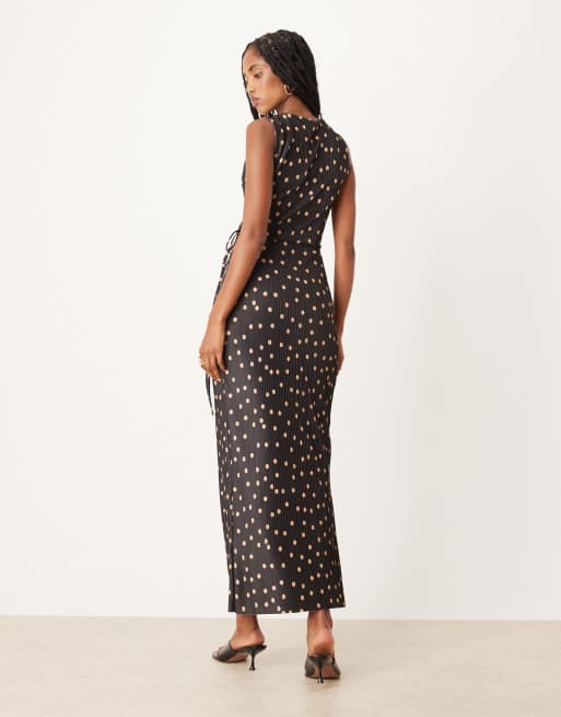 ASOS DESIGN – Prickig, ärmlös, plisserad maxiklänning med knytning framtill och omlottdesign, 4 av 4