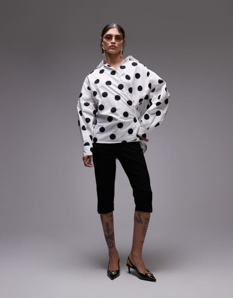 ASOS DESIGN – Prickig omlottskjorta i poplin med indragen detalj - view 1