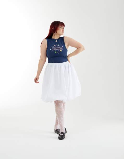 ASOS DESIGN – PRIDE – Niebieski prążkowany top unisex bez rękawów z haftowanym wzorem z przodu - view 1