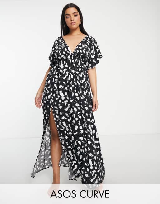 ASOS DESIGN Print - Maxi-strandkjole med flagrende ærmer i sort og hvid med prikker i genanvendt stof