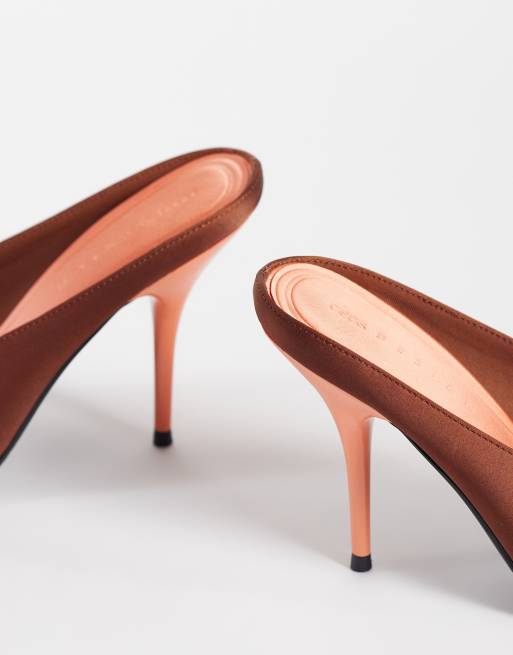 ASOS DESIGN Prism mules med stilettklack i taupe- och korallsatin, 4 av 4
