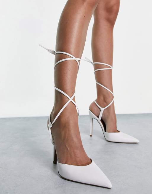 ASOS DESIGN - Prize - Schoenen met hoge hak en brede pasvorm, strikbanden in wit, 2 van 4