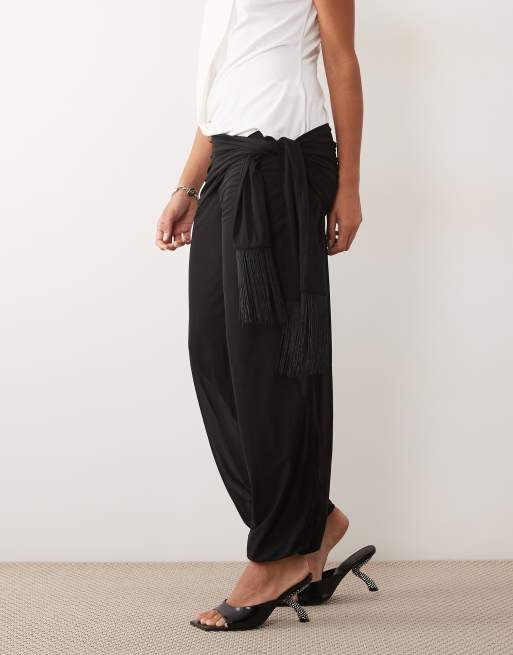 ASOS DESIGN prześwitujące spodnie balonowe z frędzlami w kolorze czarnym, 2 z 5
