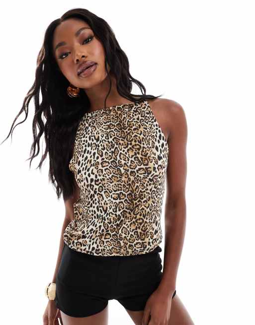 ASOS DESIGN – przylegający top na ramiączkach z dekoltem w łódkę we wzór w cętki w stylu lat 90.
