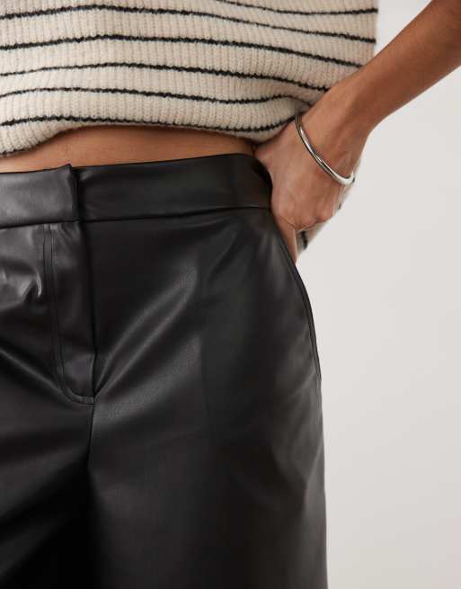 ASOS DESIGN PU Bermuda shorts in black, 3 of 5