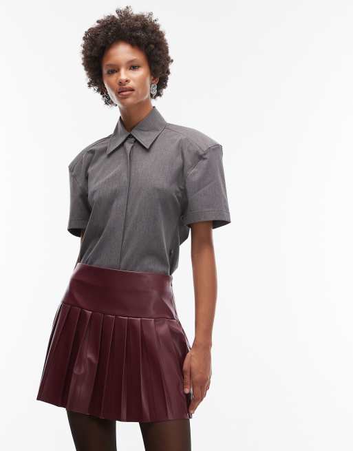 ASOS DESIGN PU pleated mini skirt in burgundy, 3 of 5